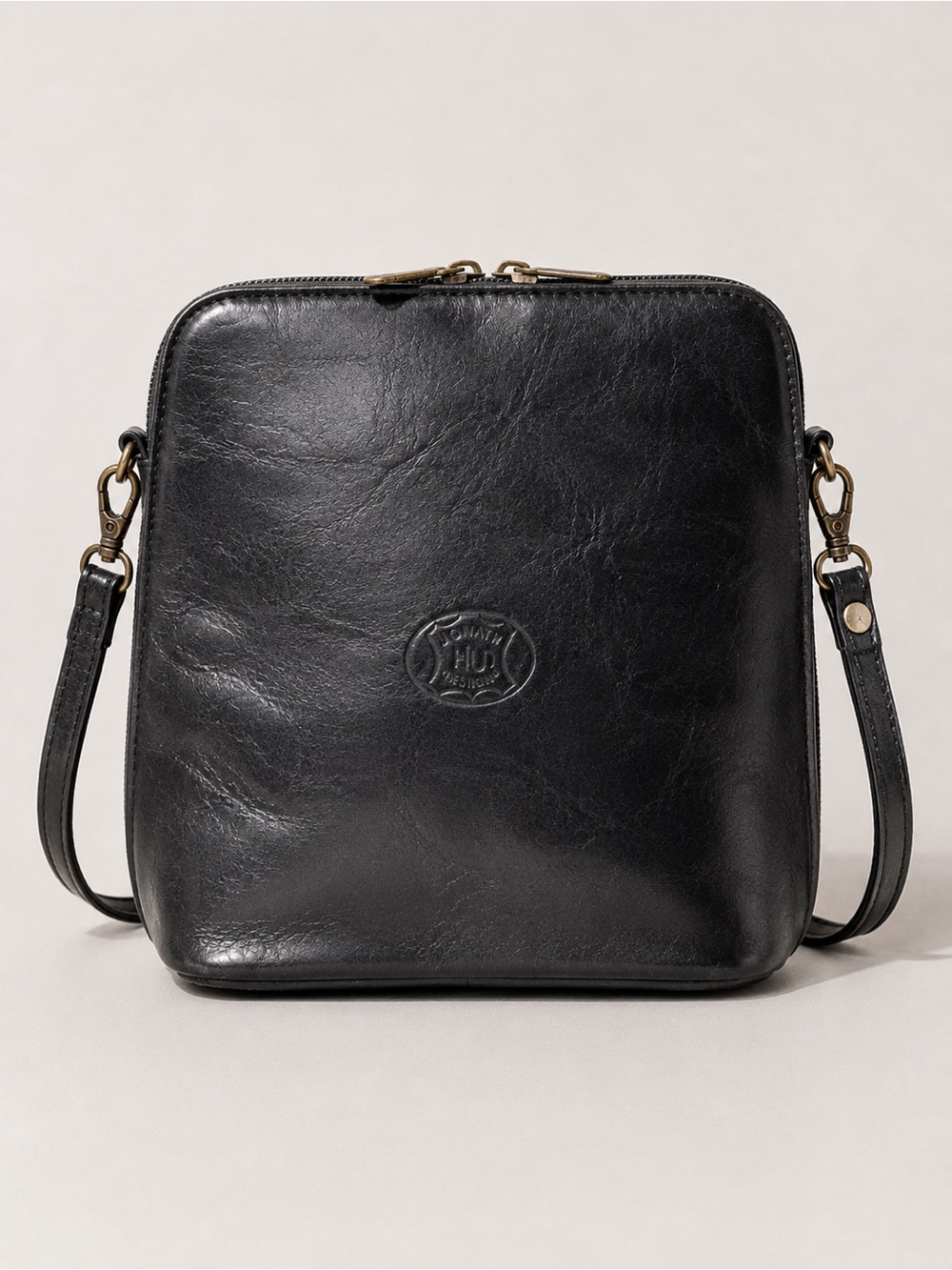 Jonny Hu Italy Black Genuine Leather Crossbody Bag Florence Market Vintage Style
